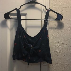 NWOT navy Hollister crop top size small